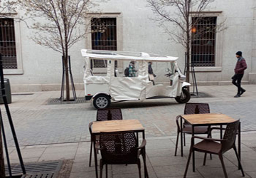 tuk tuk en calle madrid